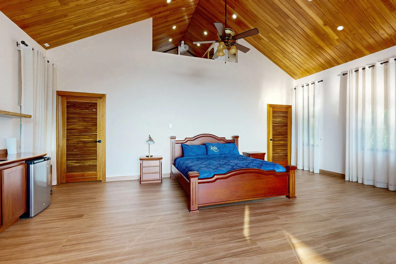 1.25 ACRES – 4 Bedroom Luxury Ocean View Home In Gated Community With Amazing Pool, Yoga Deck, Easy Access! Owner Financing Available!! - Gallery image 12