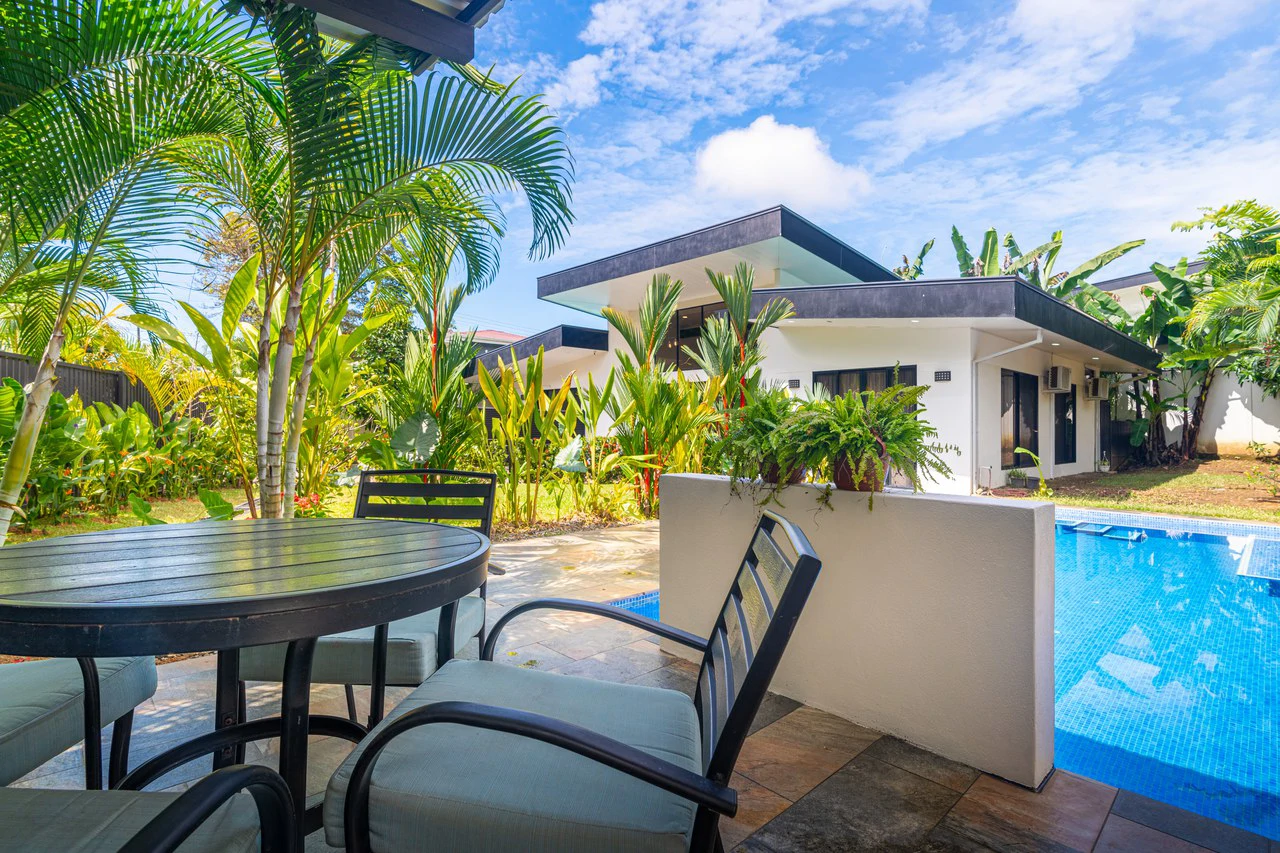 Modern 3 Bedroom Home - Walking distance to it all! - Gallery image 21