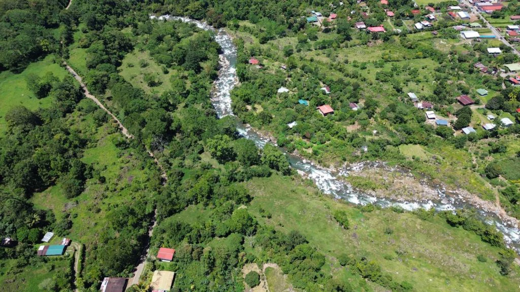 Mountain Home Construction Site For Sale in San Isidro del General - photo 6