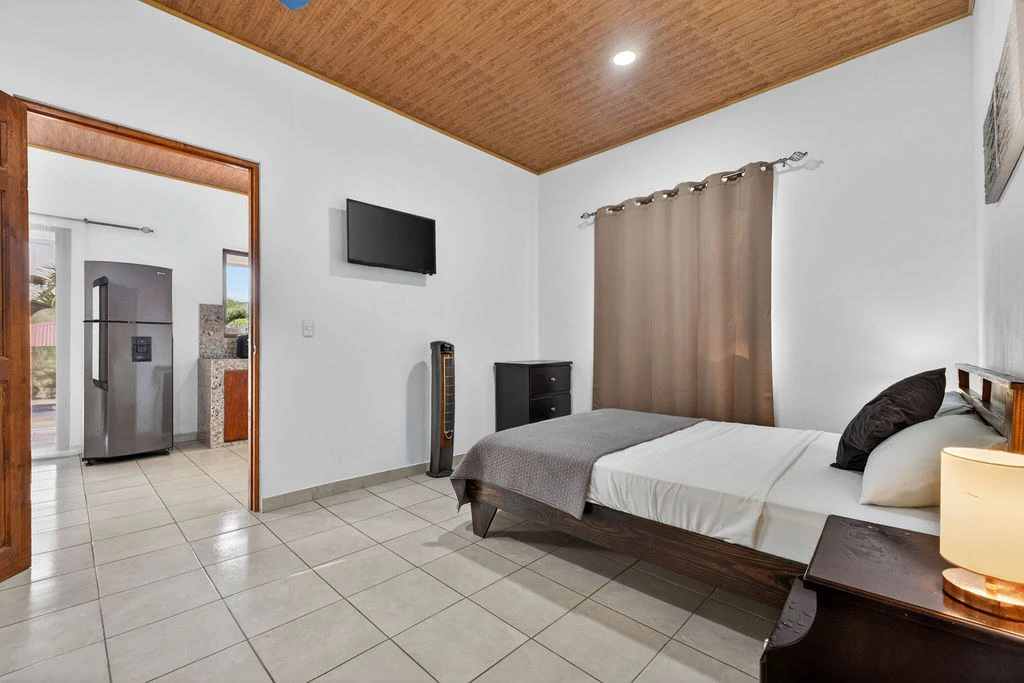 Villa Los Monos: High-Income 9-Unit Rental Property Near Playa Grande - Gallery image 36
