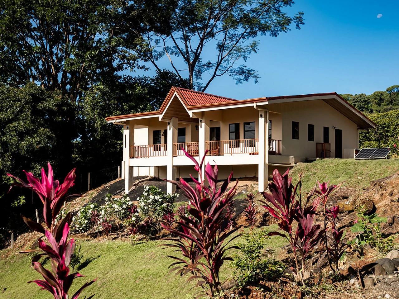 11.25 ACRES- 4 Bedrooms, Two Homes, Panoramic Ocean & Mountain Views With Stream, 30+ Fruit Trees, 40 Minutes to Quepos!!! - Gallery image 7