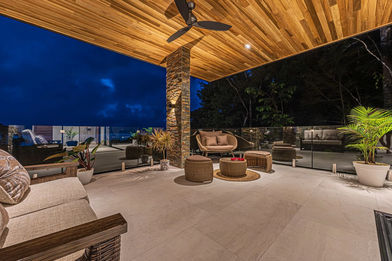 Casa Koules: Architectural 5-Bedroom Oceanview Estate in Prestigious Costa Verde Estates - Gallery image 20