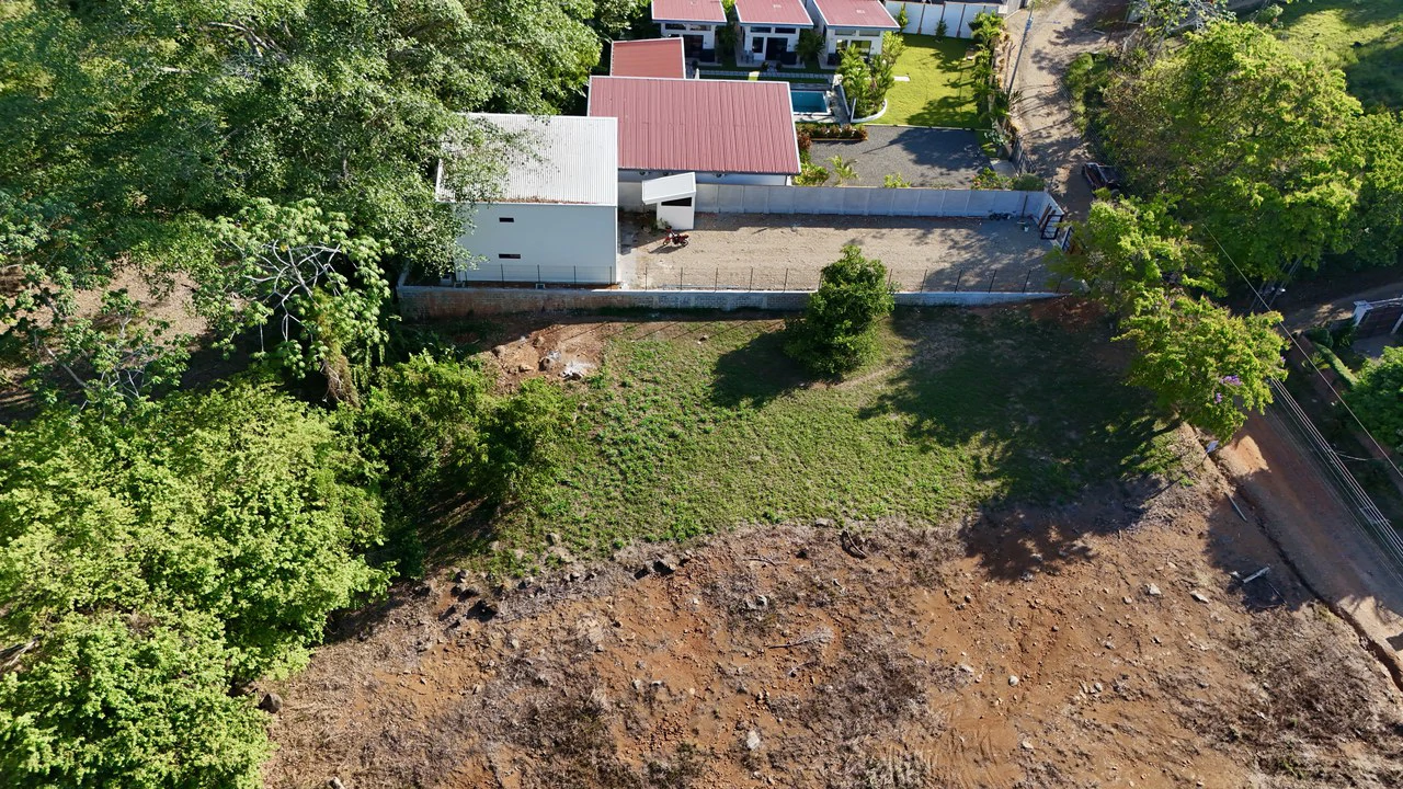 ZONED RESIDENTIAL / COMMERCIAL LOT IN COVETED LOCATION!! - Gallery image 4