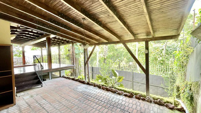 Casa Pinares: Rare 0.30-Acre Sprawling Garden Estate in Pinares, Curridabat | 1,241 m² Lot with Mature Trees, Protected Forest Views & 5,380 Sq. Ft. Build - photo 17