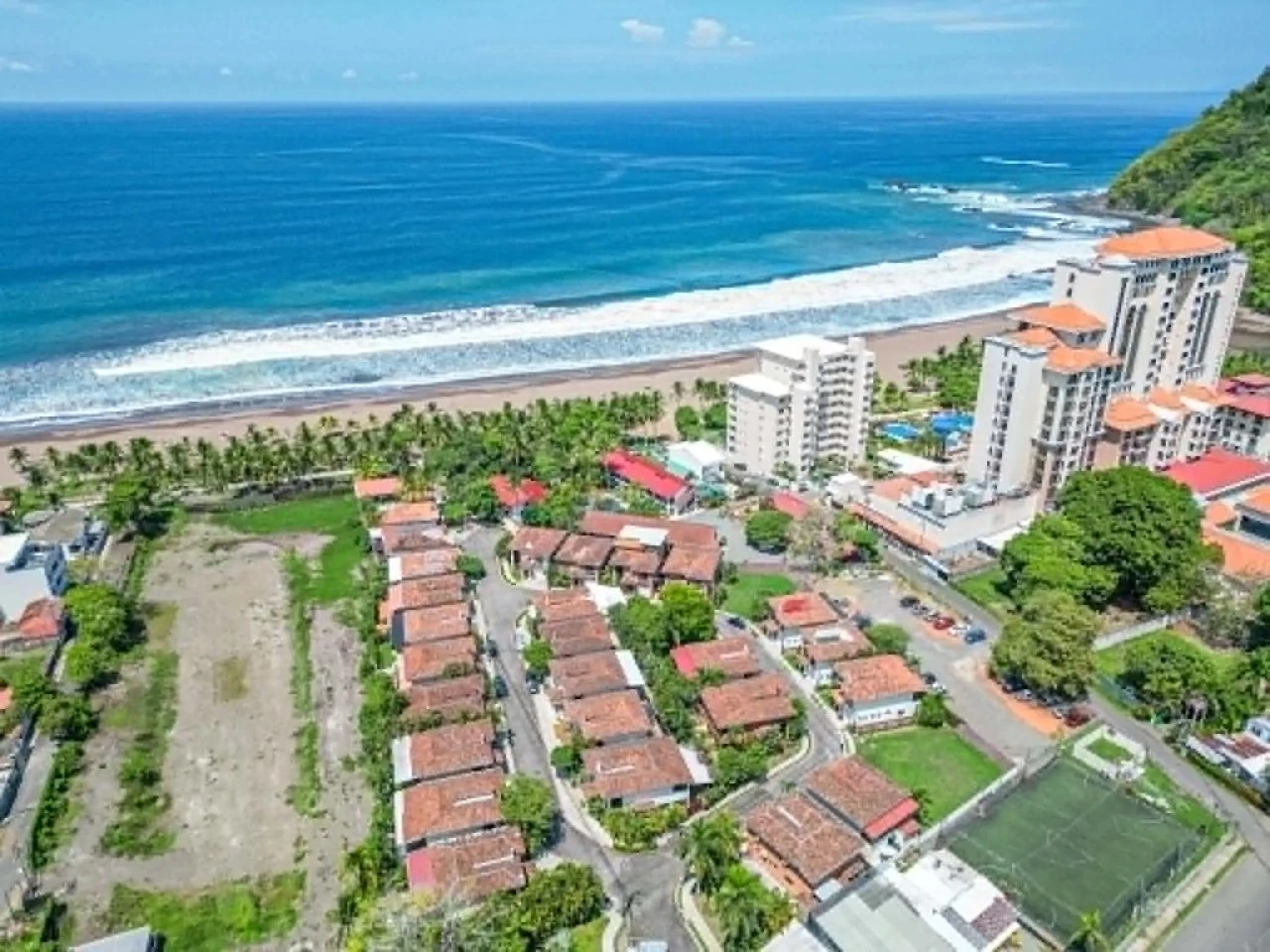 Rare Opportunity in Jacó’s Only Oceanfront Gated Home Community - Gallery image 12