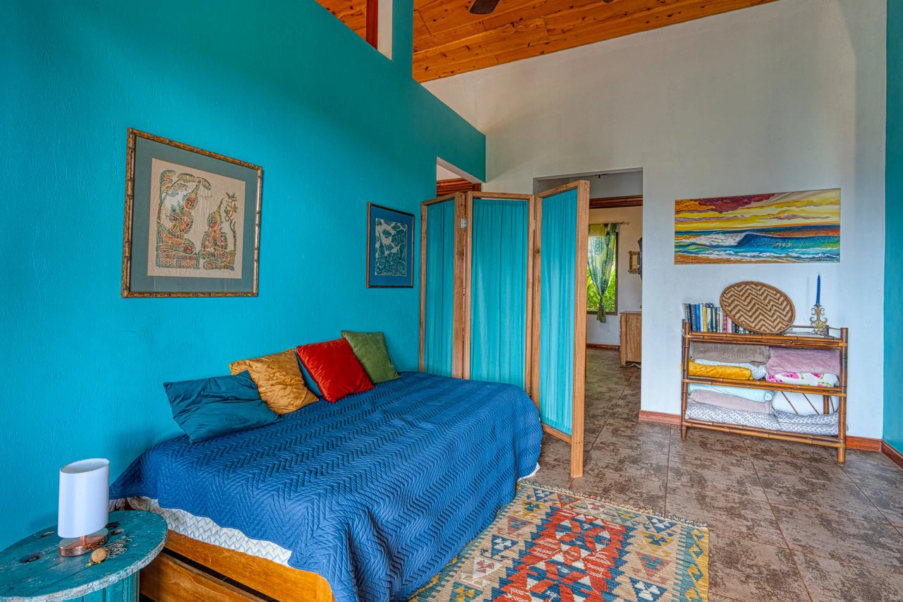 5 Bedroom Mountain Retreat Minutes from the Beach Platanillo Costa Rica - Gallery image 24