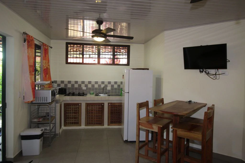 Casa Nela: Brand new multi-family home and income-producing property, steps from the beach - Gallery image 19