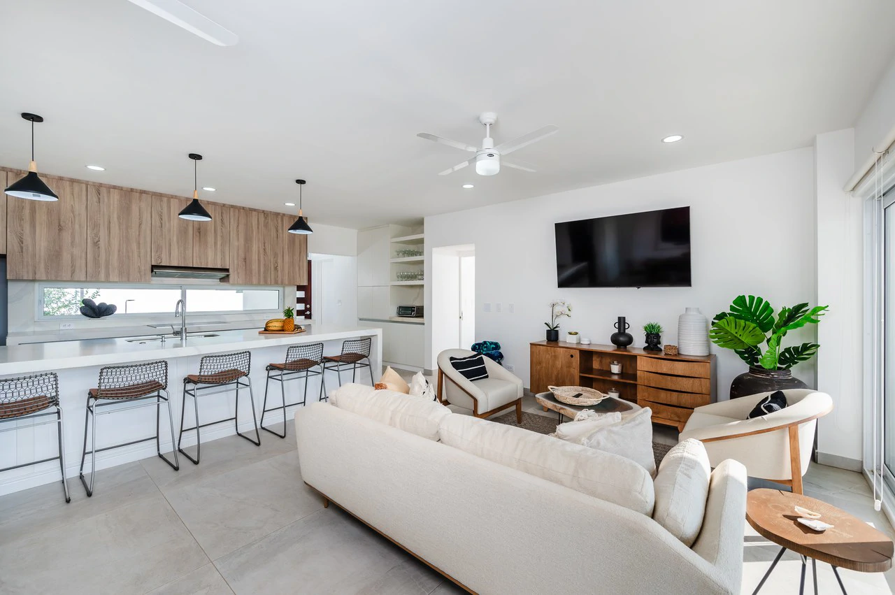 The Enclave: Ultra-Modern 5 Bedroom Villa Located Minutes From the Beach! - Gallery image 6