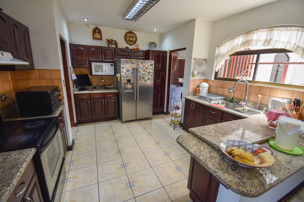 House For Sale in San Rafael - Gallery image 19