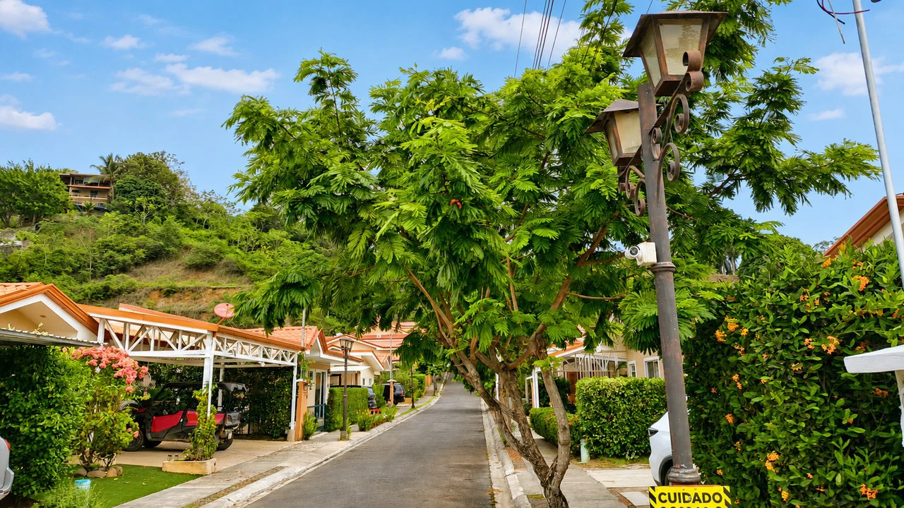 Modern Jacó 3-BR Home with Private Pool in Gated Community - Gallery image 33