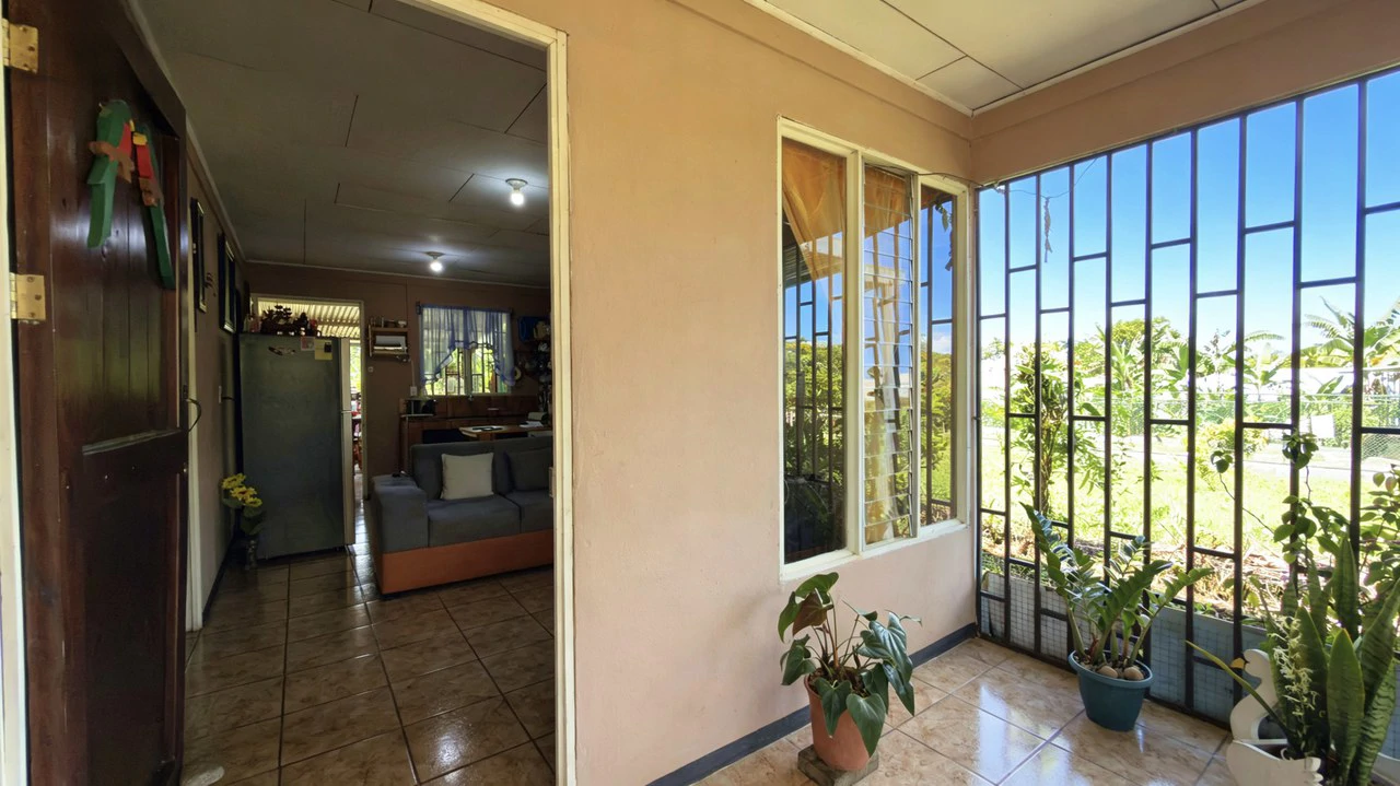 RURAL HOME IN PEACEFUL ENVIRONMENT AT PLAYA VERDE, SANTA ELENA 206 SQM LOT - Gallery image 6