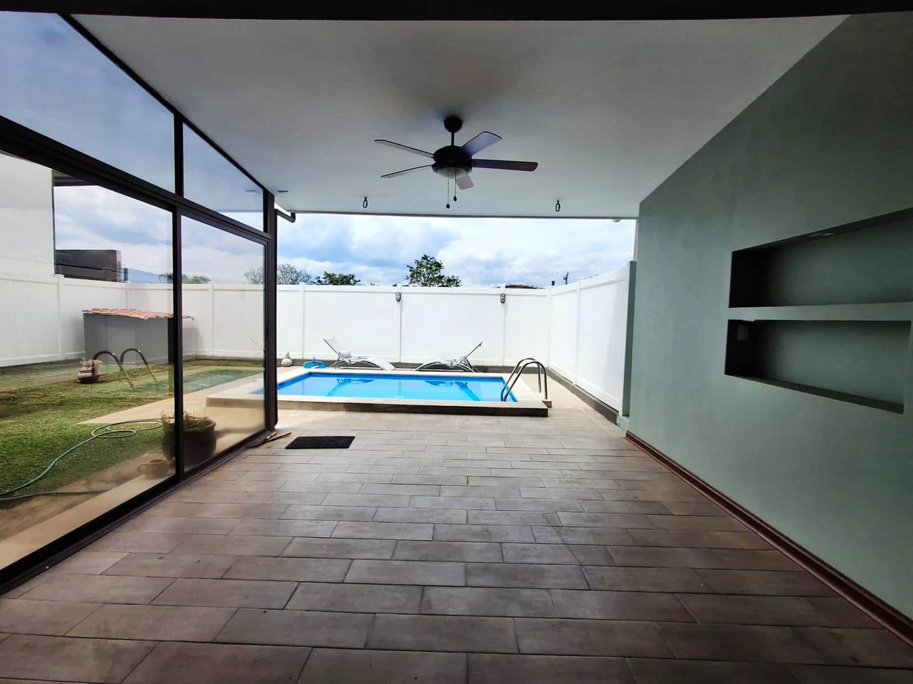Move In Ready with private pool! - Gallery image 10