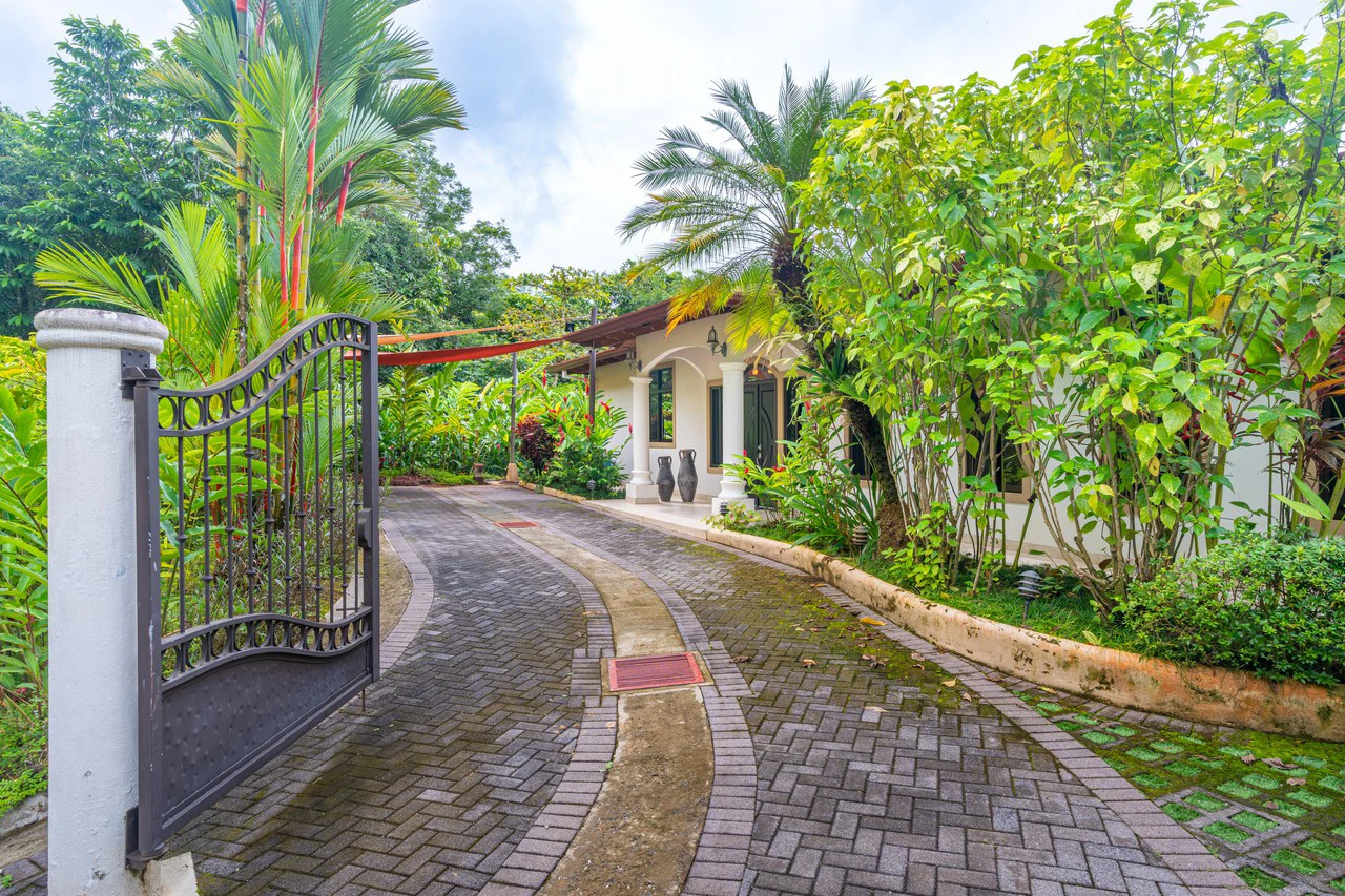Ocean Mountain View with Privacy! Casa Carpe Diem: Mountain House For Sale in Ojochal - Gallery image 53