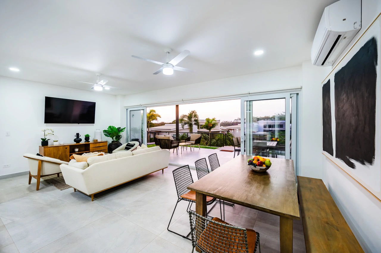 The Enclave: Ultra-Modern 5 Bedroom Villa Located Minutes From the Beach! - Gallery image 12