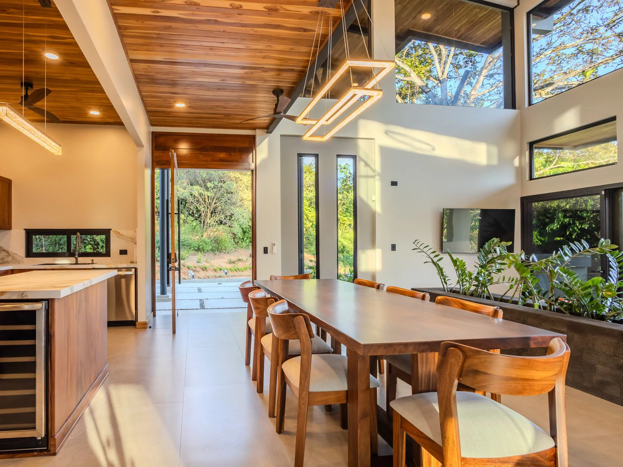 Luxury 3 Bedroom Home with Ocean Views in Downtown Uvita - Gallery image 28