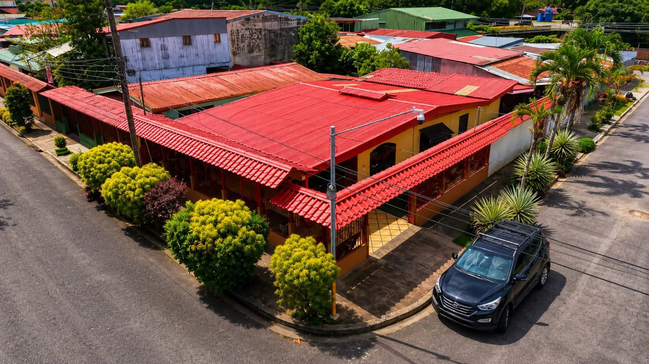 House For Sale in Centro de Pérez Zeledón - Gallery image 2
