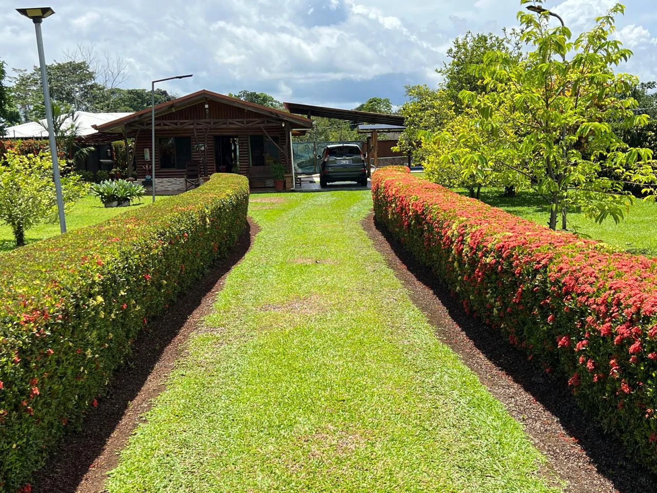 Beautiful 2 bedroom 2 bathroom house - Fully Furnished Turn Key in La Fortuna - Gallery image 2