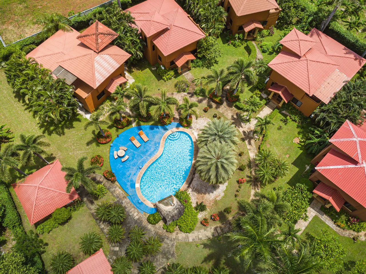 Iguana Villas #2: Perfectly Remodeled 2BR Villa at White Sand Beach - Gallery image 3