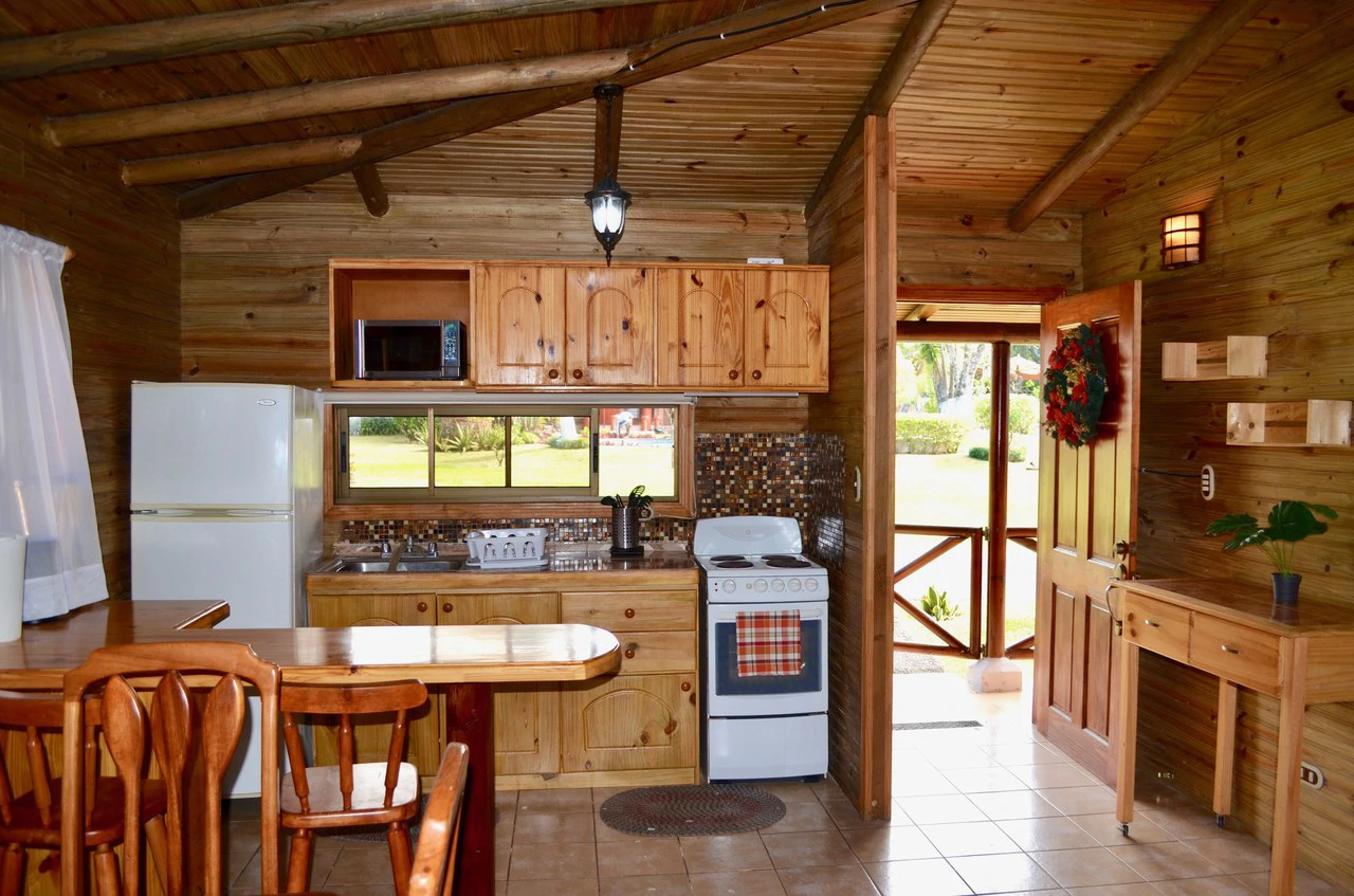 Beautiful investment property with cabins, house and apartments - Gallery image 15