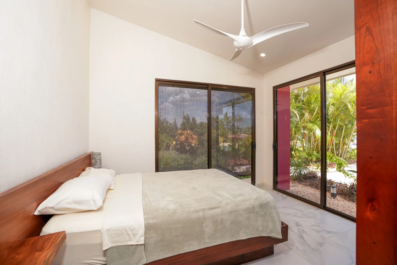 casa pacific: Exclusive Listing | Modern Ocean View Living in carrillo - photo 16