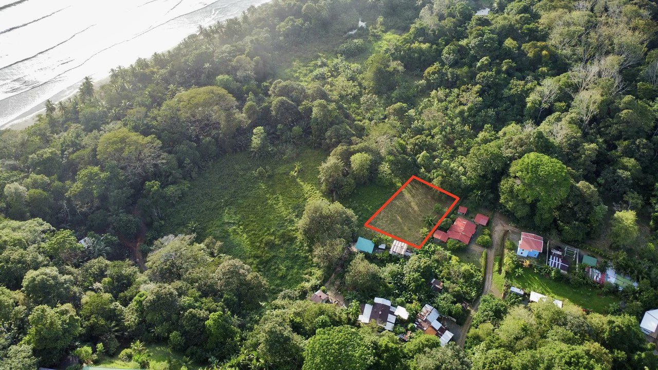 Half-Acre of Usable Land, 3-Minute Walk to National Park Beach!!: Near the Coast Home Construction Site For Sale in Uvita - Gallery image 9