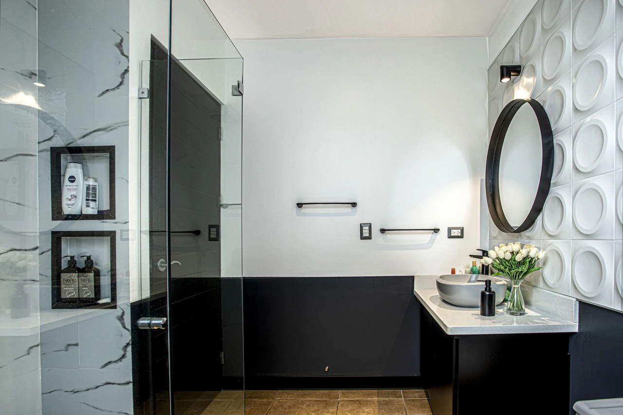 Extraordinary one story house located in a condo - Gallery image 16