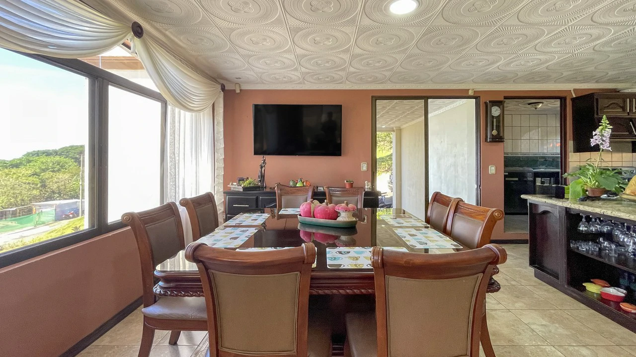 Spacious Home in Condominio El Roble – Cozy Spaces and Stunning Views - Gallery image 9