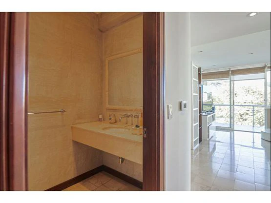 Condominium For Sale in San Rafael - Gallery image 8