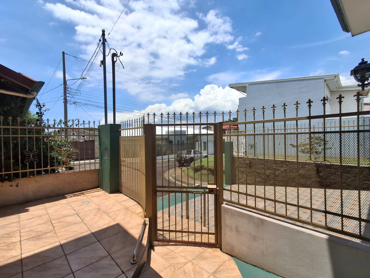Casa Naranjales: 5 bedroom 2 story home in central Grecia - Gallery image 3