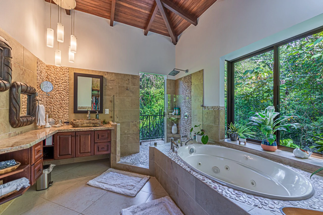 Luxurious Coastal Retreat with Ocean Views in Uvita, Costa Rica - Gallery image 24