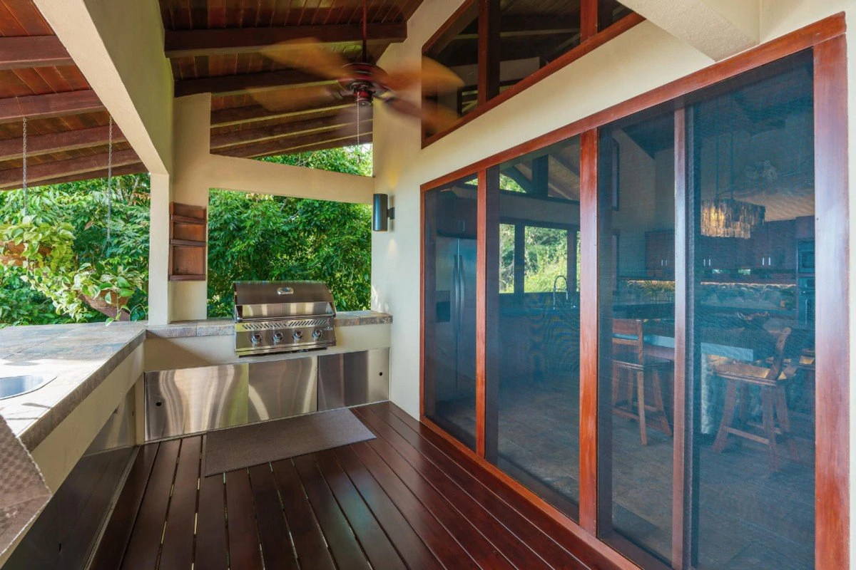 4.6 ACRES – 4 Bedroom Ultra-Private Oceanview Luxury Estate Surrounded by Rainforest!!! - Gallery image 31