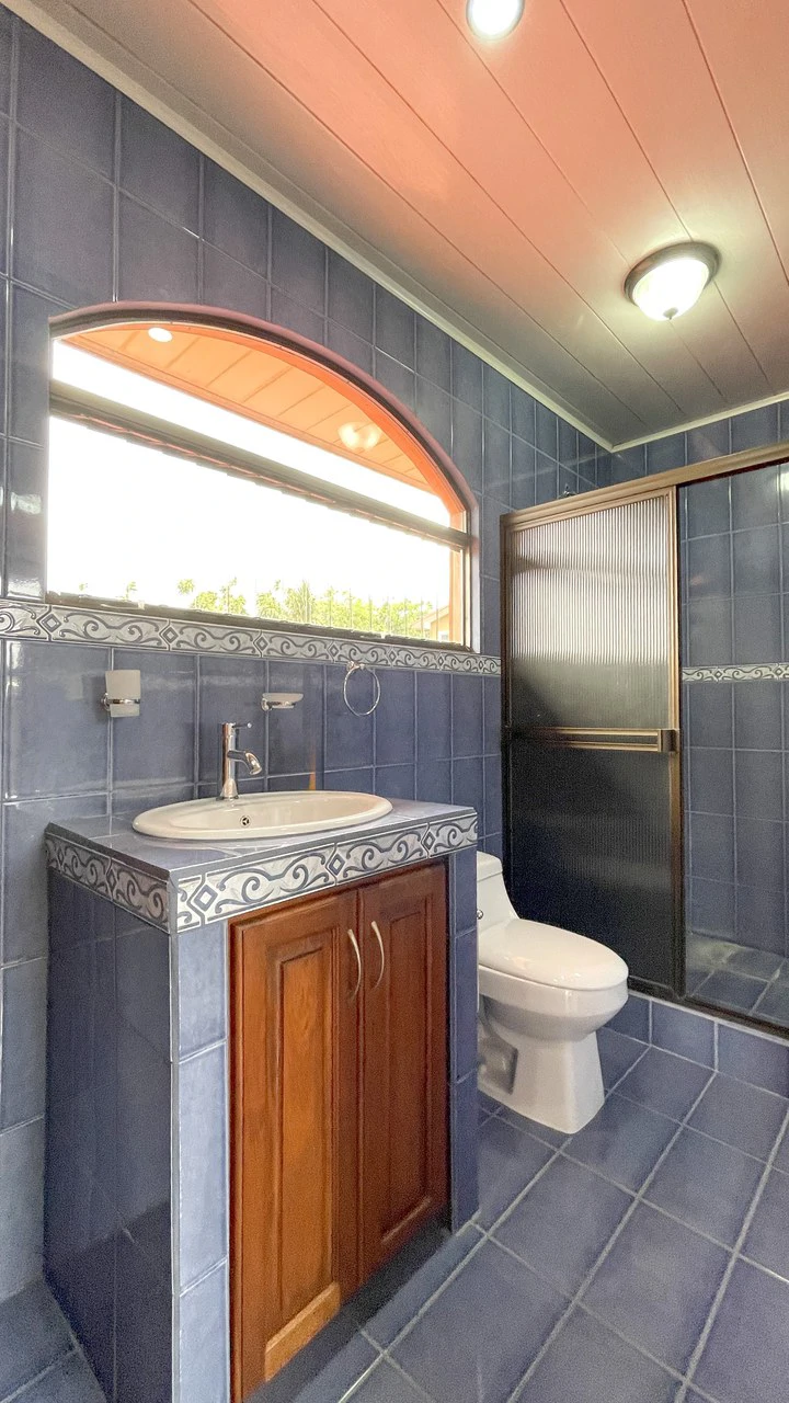 House for Sale in San Isidro, Grecia – 3,359 m² Lot with View - Gallery image 11