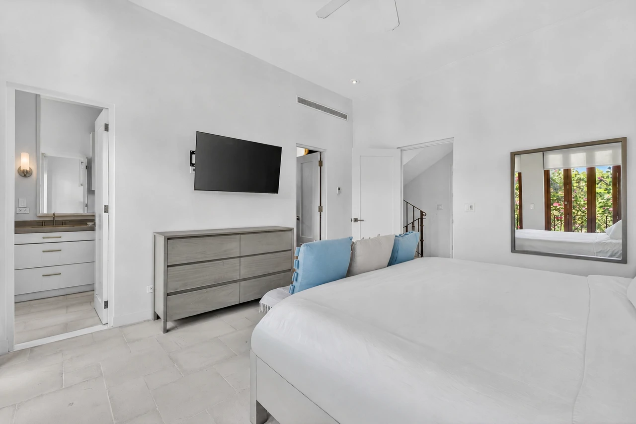 25 Paseo Del Mar: Best-Priced Beachfront Home in Las Catalinas - Gallery image 22