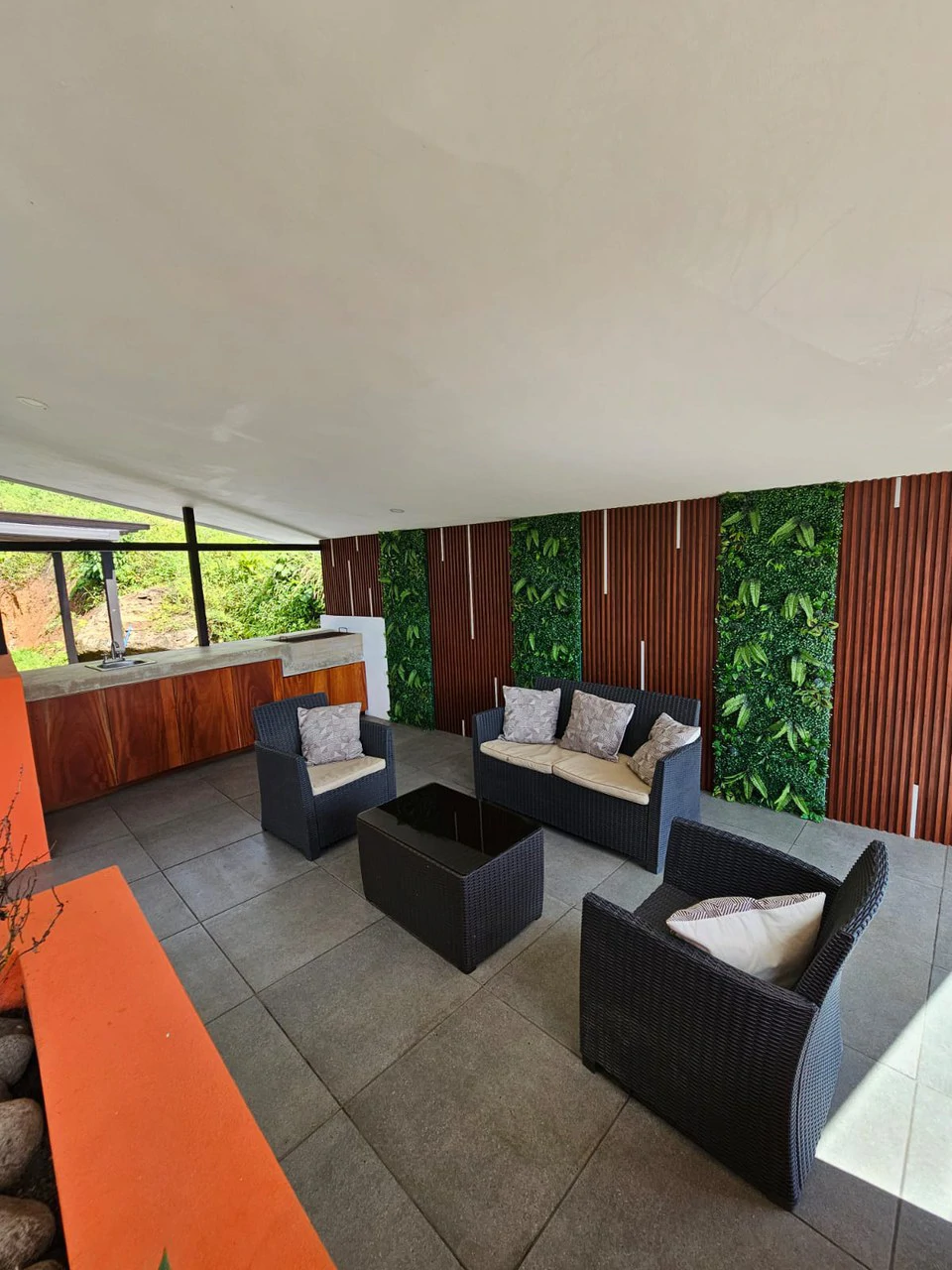 VILLA  AMANDA: Urban Style Home in Rural Setting - Gallery image 9