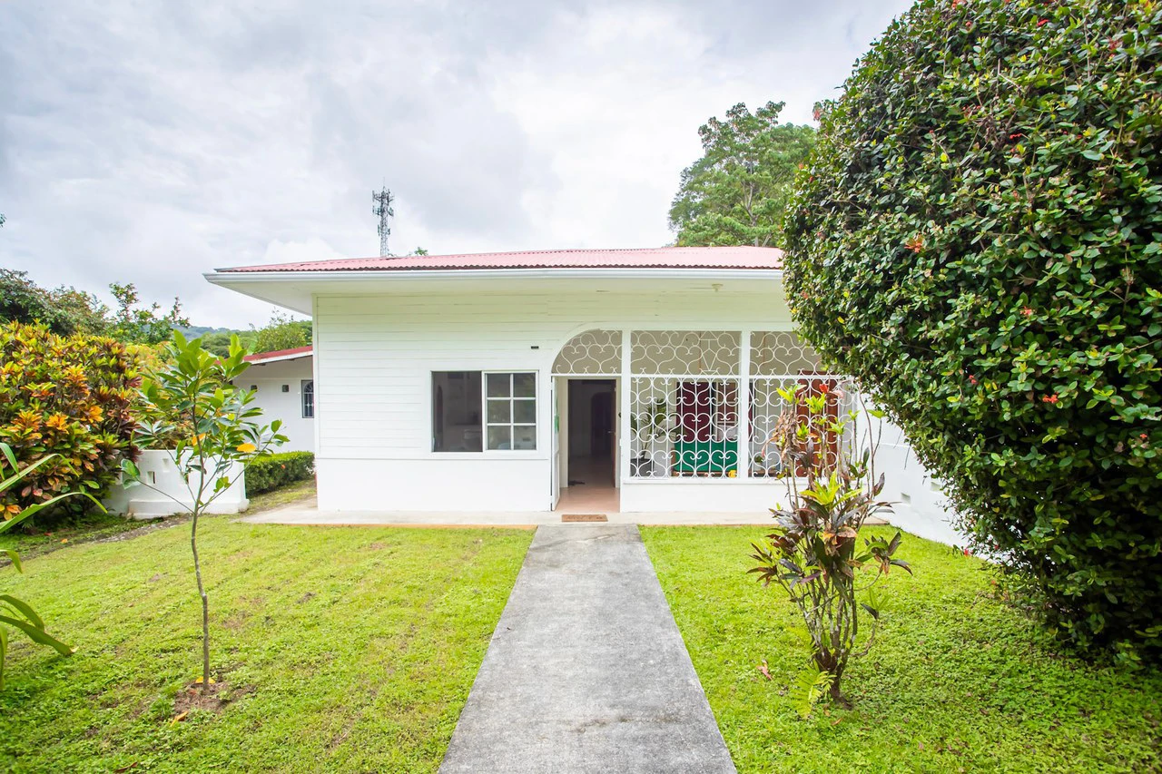 0.81 ACRES – Turn-Key Riverside Business & 3 Bedroom Home Near Dominical!!!: Near the Coast and Riverfront Hotel/Resort/Hostel For Sale in Dominical - Gallery image 38