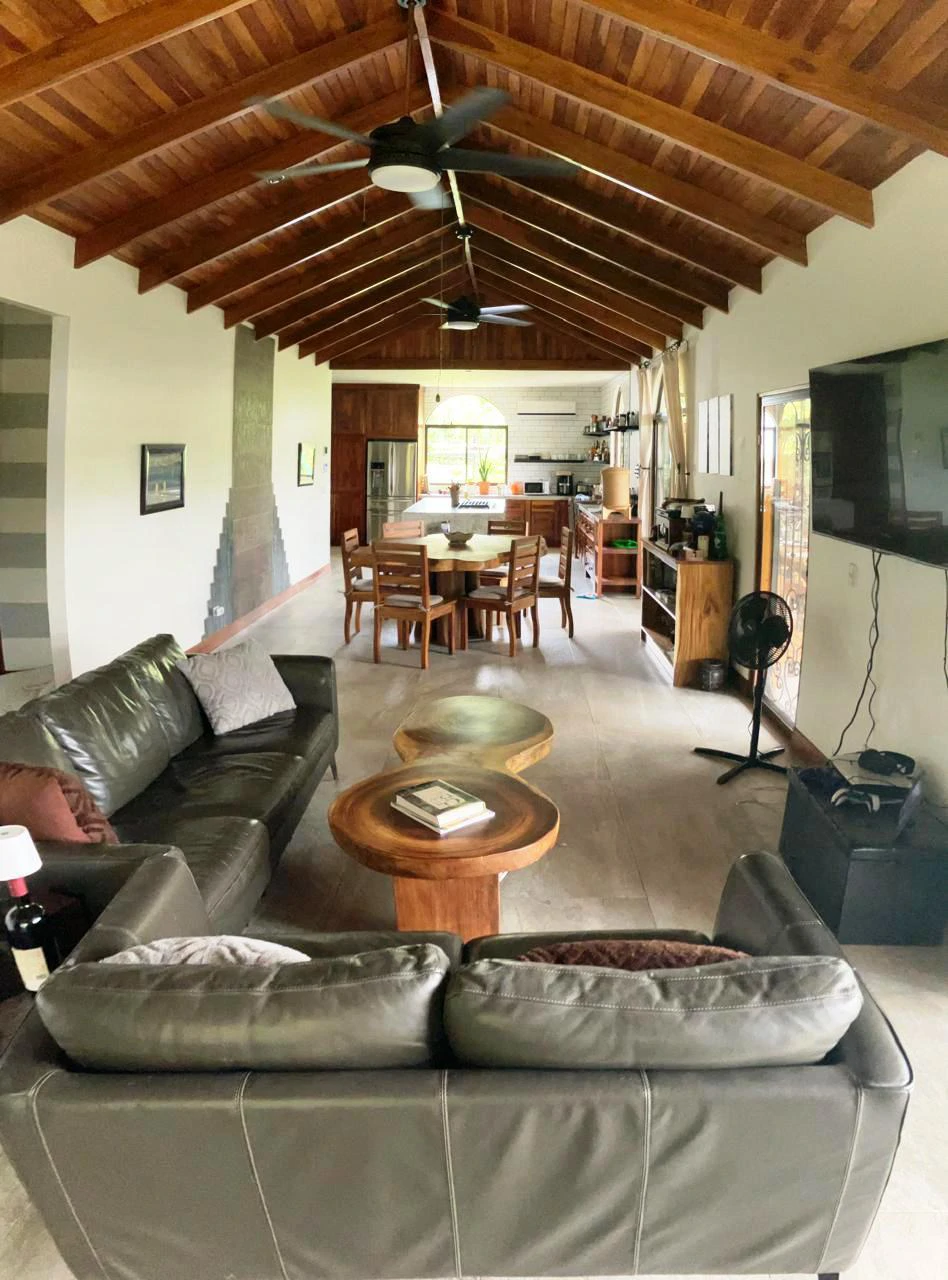 Designer Villa: Stunning designer Villa on 2 acres of land - Gallery image 3
