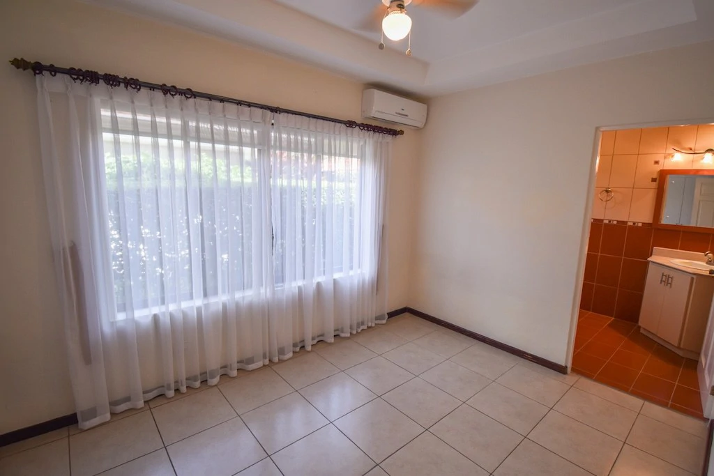 House For Sale in Pozos - Gallery image 26