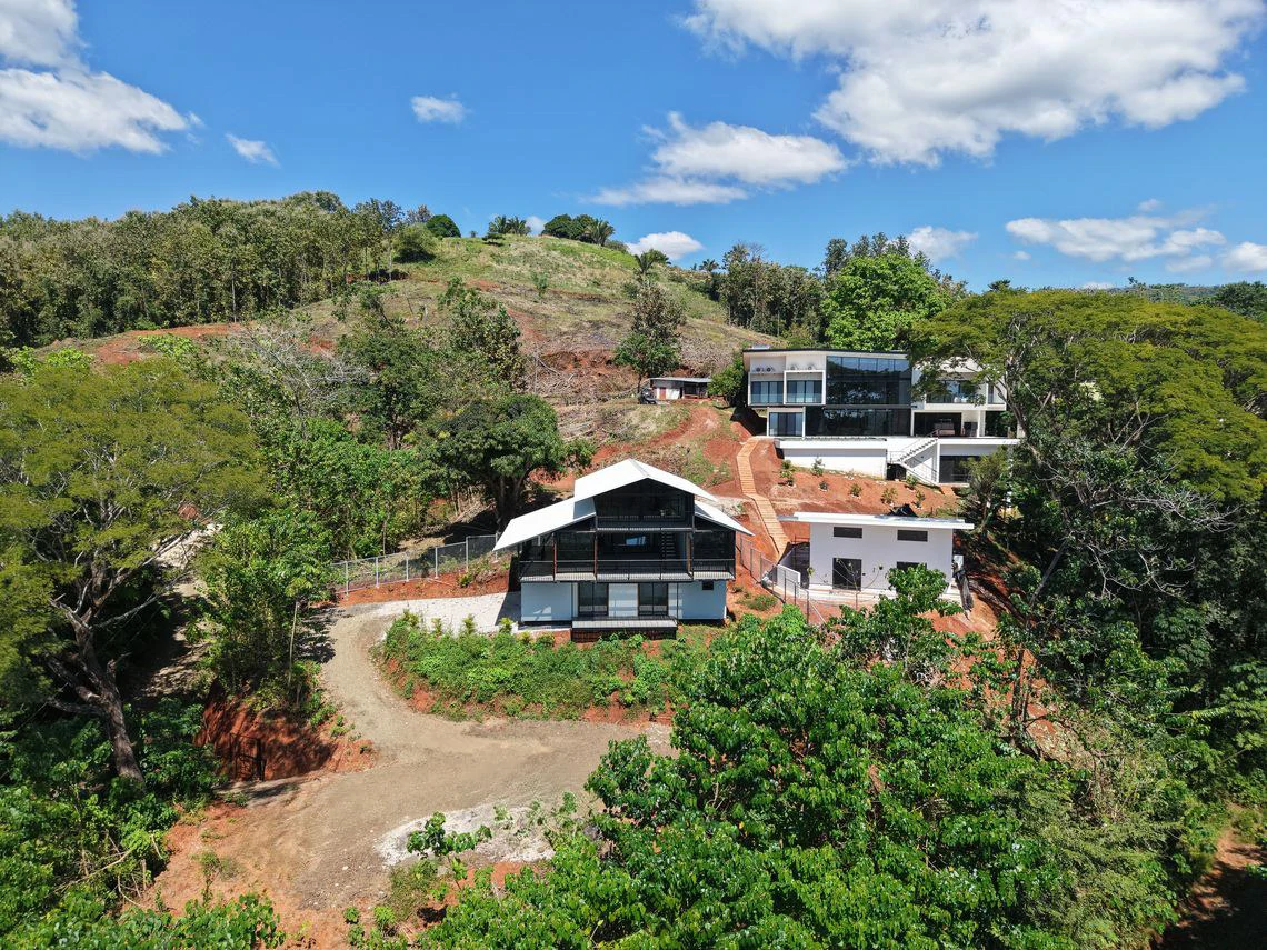 Casa Flex: Modern Tropical Container Home with Spectacular Ocean Views – 85% Completed, Ready to Finish Your Way - Gallery image 5