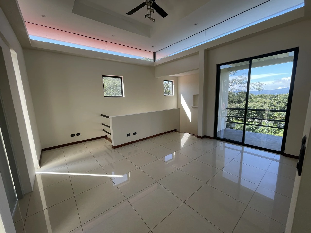 La Garia 3 floors modern: Magnificent Luxury Estate with Gardens in La Garita, Alajuela - Gallery image 12