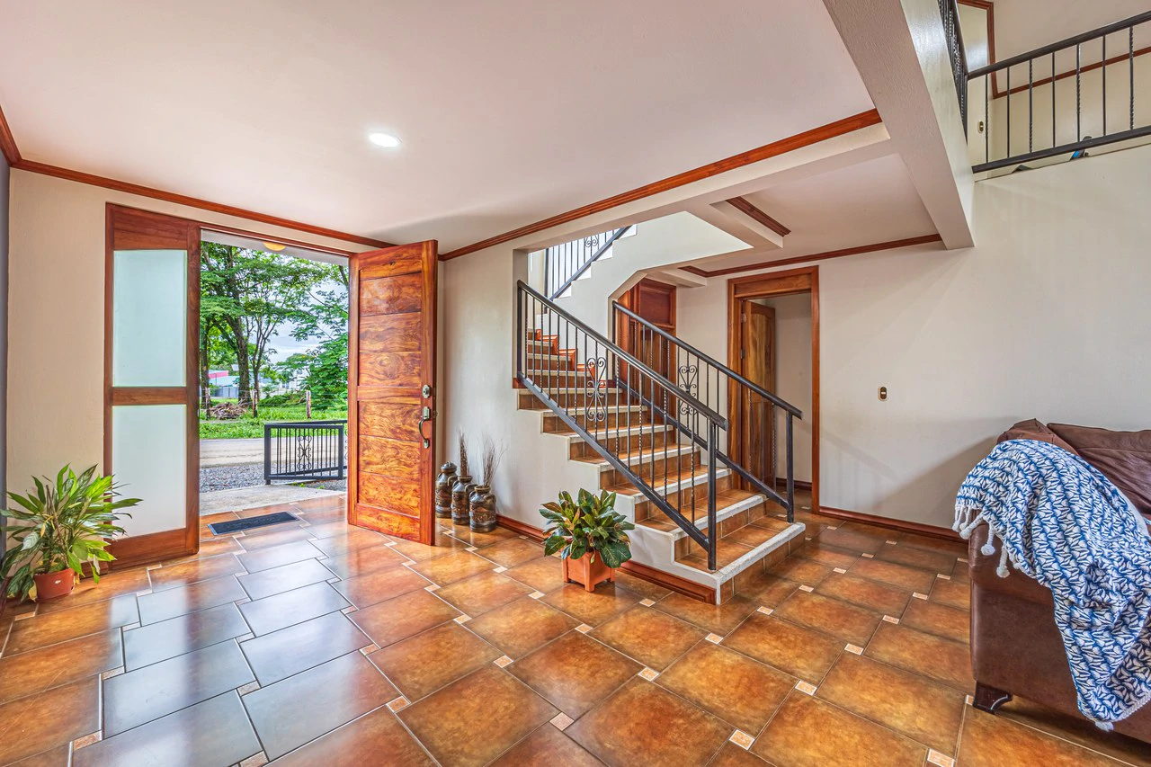 Happy Daze in Uvita: Commercial Building Opportunity in the Heart of Uvita. On Creek with Beautiful Jungle View - Gallery image 40