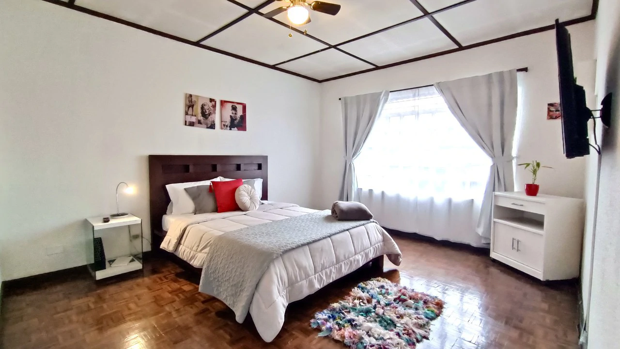 House for sale in residential area un San Jose, Costa Rica. - Gallery image 11