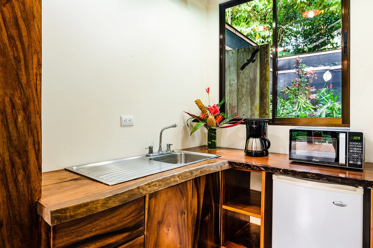 Casitas Tenorio B&B: Turnkey Eco-Lodge in Bijagua: Profitable Business, Sustainable Luxury, and Breathtaking Nature - Gallery image 17