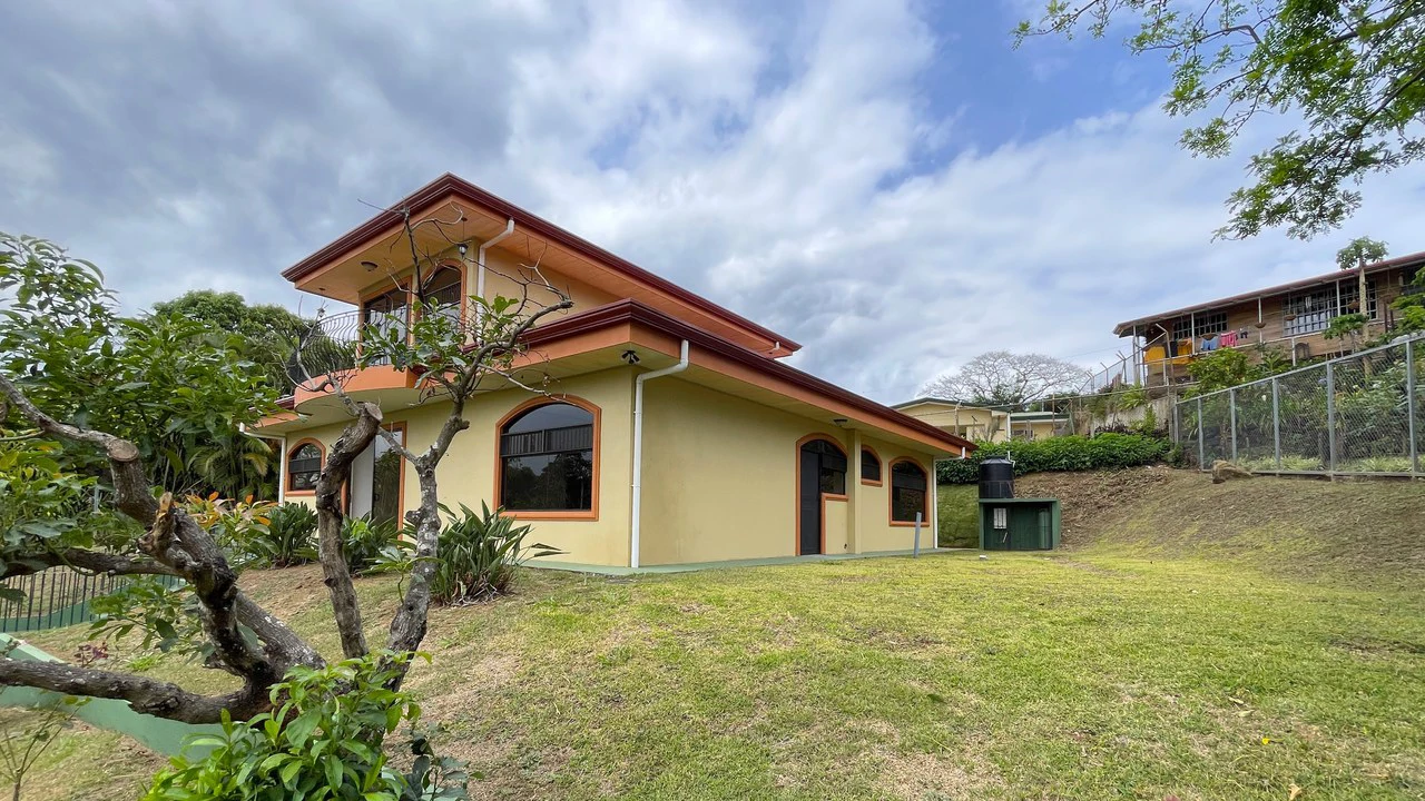 House for Sale in San Isidro, Grecia – 3,359 m² Lot with View - Gallery image 19