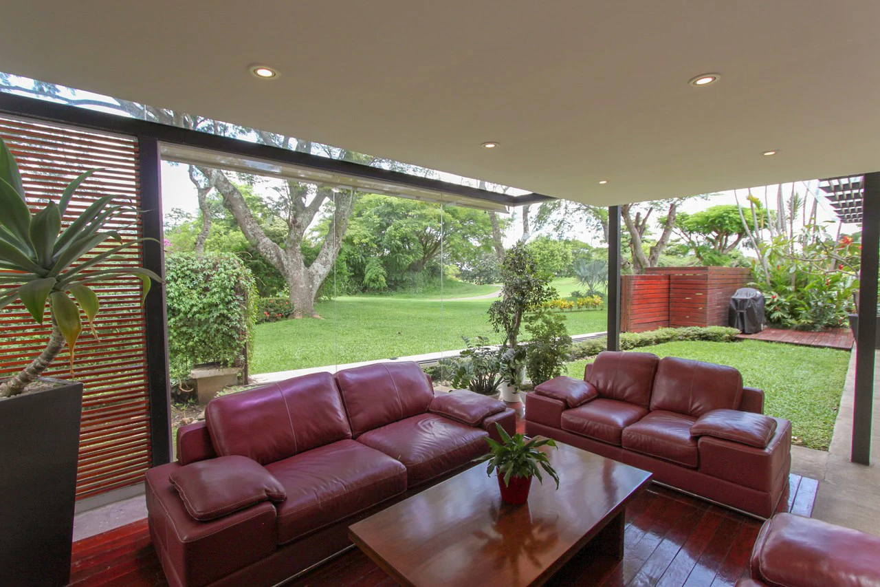 Modern Golf Course Haven: Spectacular Home in Valle del Sol, Santa Ana - Gallery image 12
