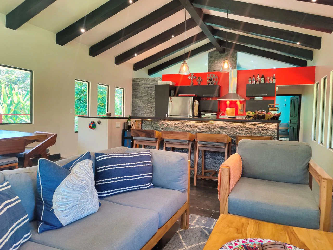 Penshurt Riverside Oasis: Stunning Riverside Property with 2-Bedroom Home and Additional Apartment - Gallery image 5
