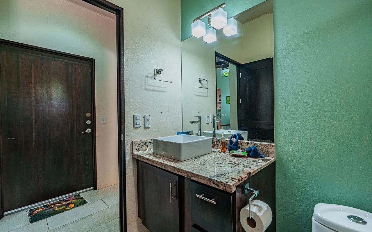 Riverfront Baru Estate Luxury Oasis Walkable to Playa Dominical - Gallery image 39