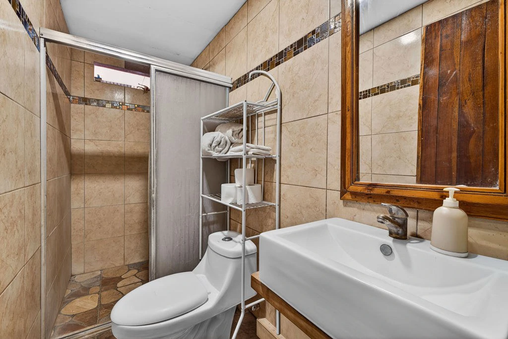 Casa Salinas: Tropical Compound with Multiple Income Opportunities in Playa Grande - Gallery image 10