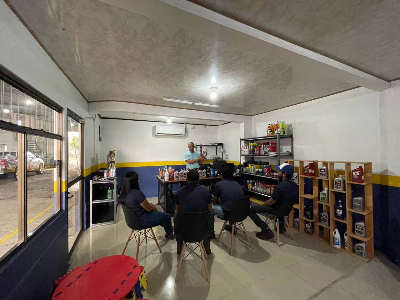 SERVICE CENTER CMH: Lubrication and Tire repair center - Gallery image 6