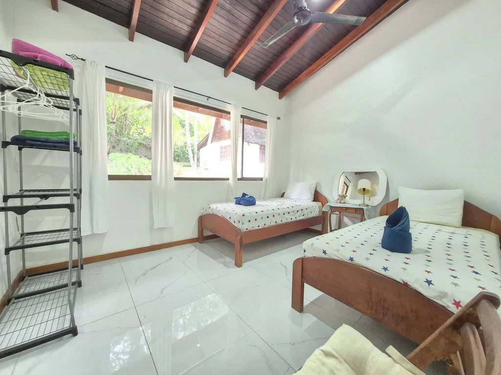 Casa Verde Norouz: Renovated 2-Bedroom Home with Independent Guest Cottage Just 3 Minutes from Sámara - Gallery image 19