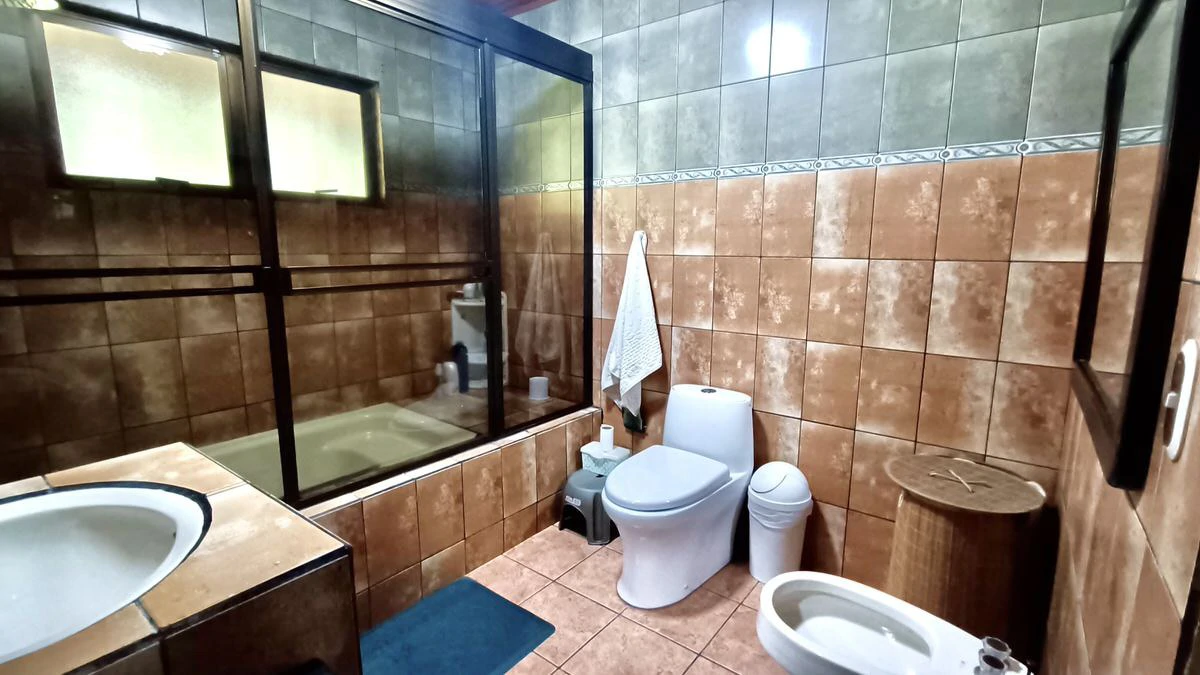 Property for sale with the 3 houses in San Rafael - Gallery image 22